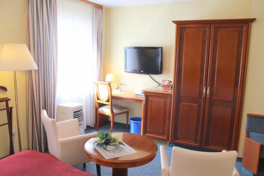 نورنبيرغ Hotel Am Heideloffplatz 3*,